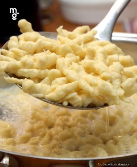 Zapomnij o mące. Puszyste i mięciutkie lane kluseczki zrobisz ze składnika, który na pewno masz w kuchni ✨❤